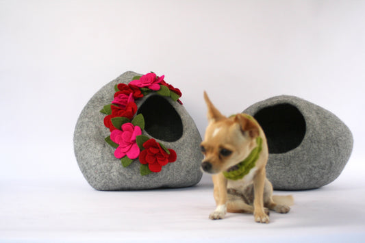 round pet cave with flowers