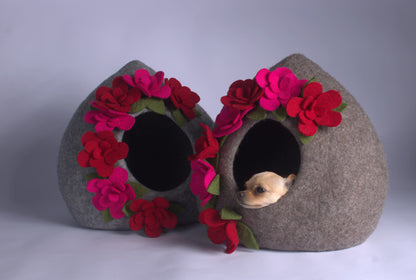 pointy-top pet cave with flowers