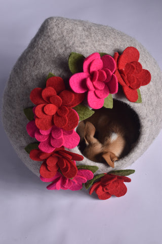 Pointy Top Pet Cave with Flowers