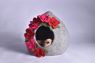 Pointy Top Pet Cave with Flowers Gray / On the bigger side
